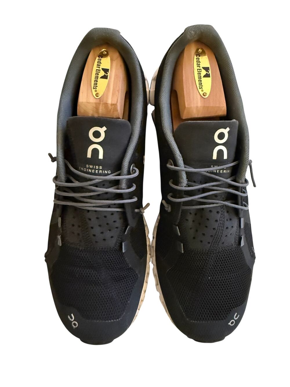 On Cloud 5 All Black Running Shoes Women's Size 10 Low Top Sneakers